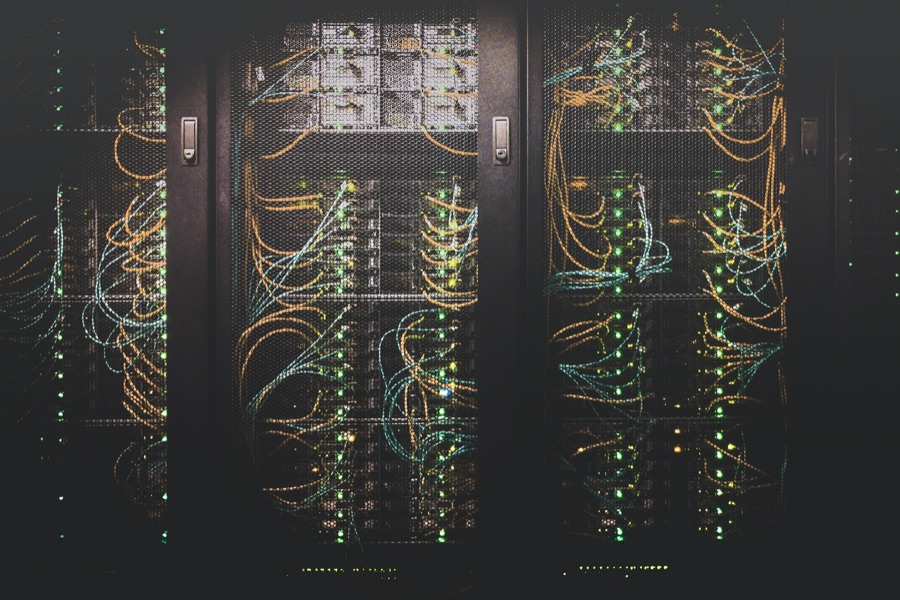 Applikation-Telefonkommunikation-2 Wandschränke von Boxexpert eignen sich auch als Telefon-Schränke