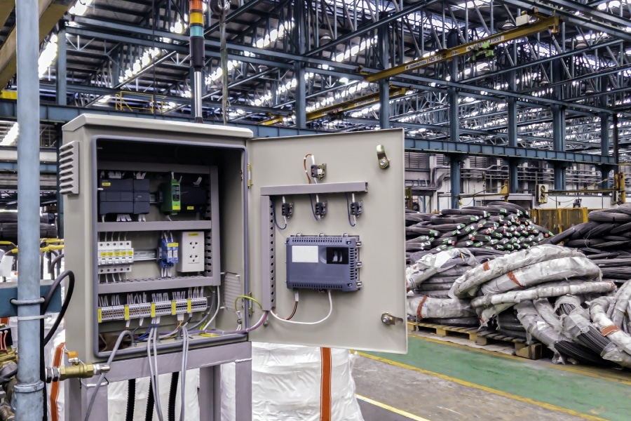 Verteilerkasten und Netzwerkschrank für die Elektrotechnik und Elektroinstallation.